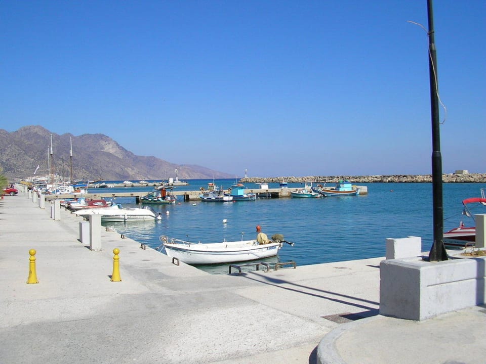 Hafen Canvas by Mitsis Family Village