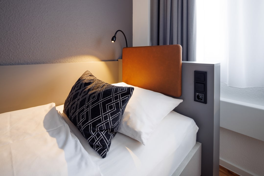 Zimmer Internationales Studierendenhotel Stuttgart