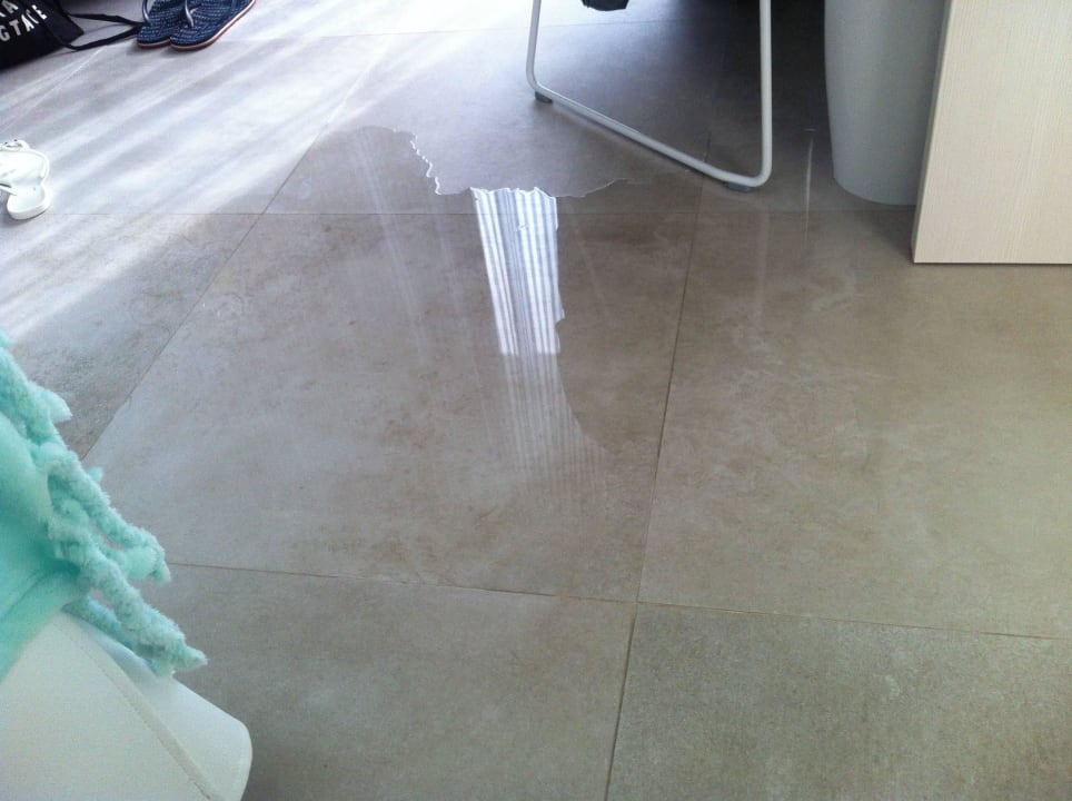 015 nach jedem Mal duschen.Mangel in allen Zimmern Iberostar Selection Santa Eulalia Ibiza