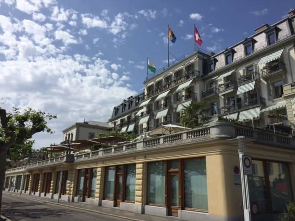 Hotel von aussen Hotel Des Trois Couronnes