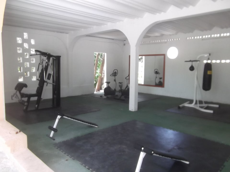 "Fitnesstudio"-ein Witz und Schrotthaufen Akumal Bay Beach & Wellness Resort