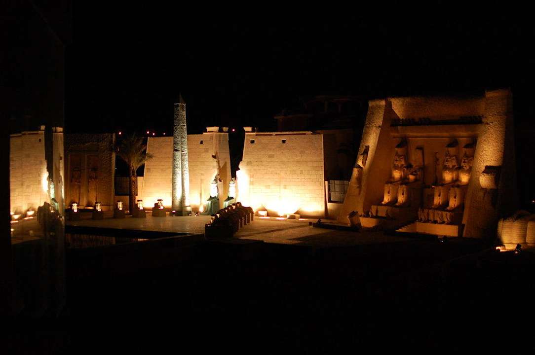 Театр отеля Pickalbatros Alf Leila Wa Leila Resort - Neverland Hurghada