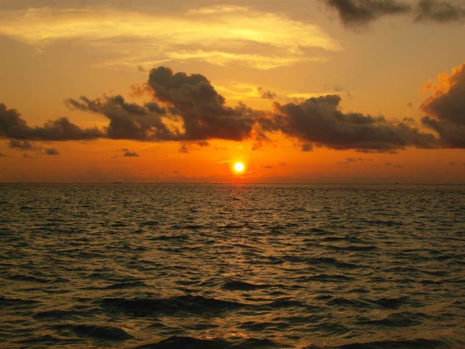 Sonnenuntergan an der Sunsetbar Vilamendhoo Island Resort & Spa