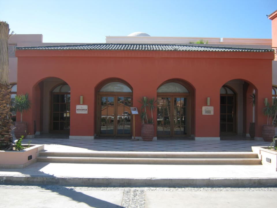 Cafe Vienna nahe Spa Pool Mövenpick Resort & Spa El Gouna