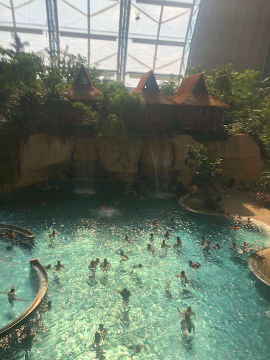 Pool Tropical Islands Resort