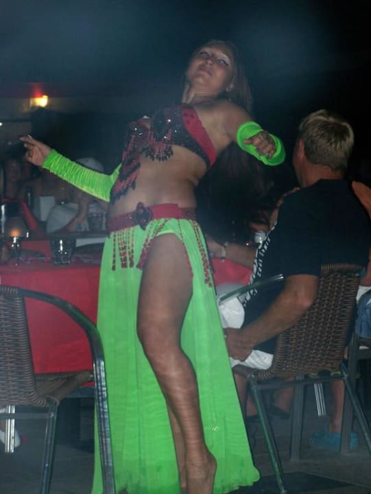 Galaabend Bauchtänzerin Hane Family Resort