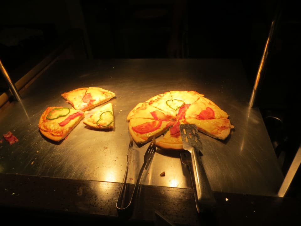 Teil des Abend-Buffets Anissa Beach & Village