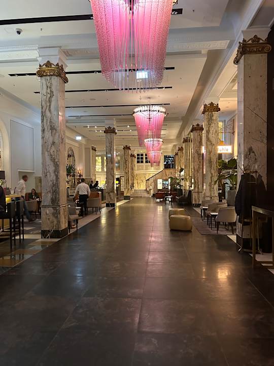 Lobby Reichshof Hamburg