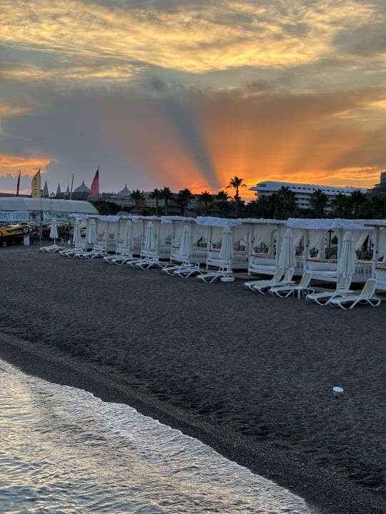 Strand Royal Wings Hotel