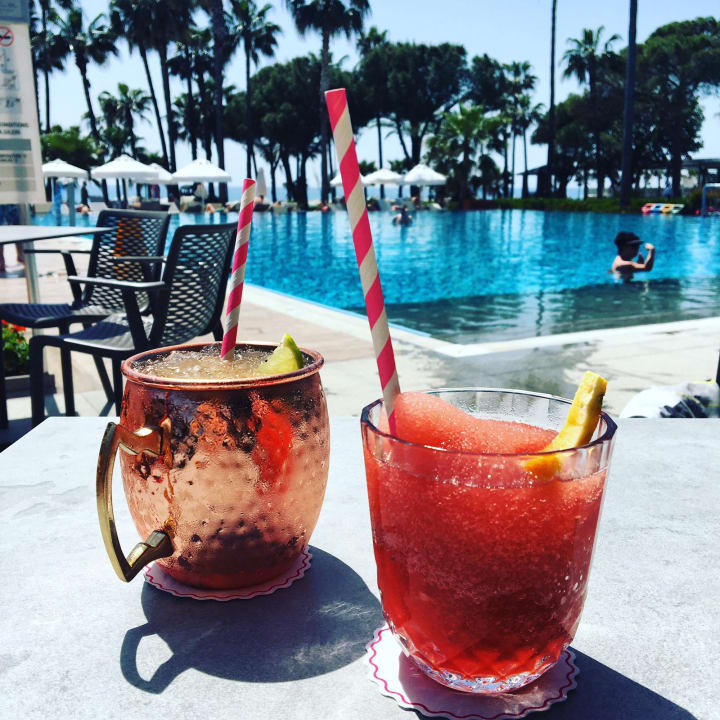 Gastro Acanthus Cennet Barut Collection