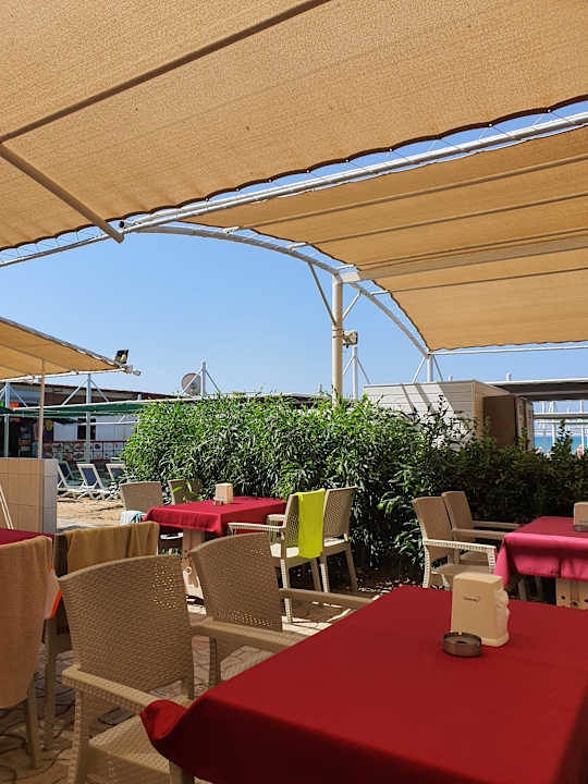 Strand Serenis Hotel
