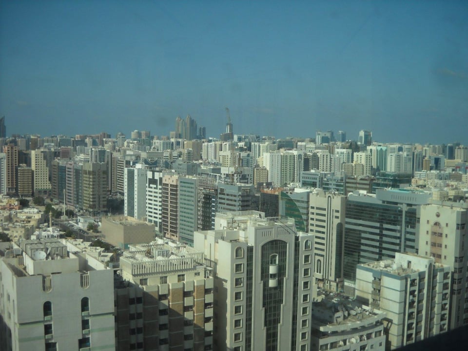 Ausblick aus Zimmer 21. Etage bzw. Pool 31. Etage Grand Millennium Al Wahda Abu Dhabi