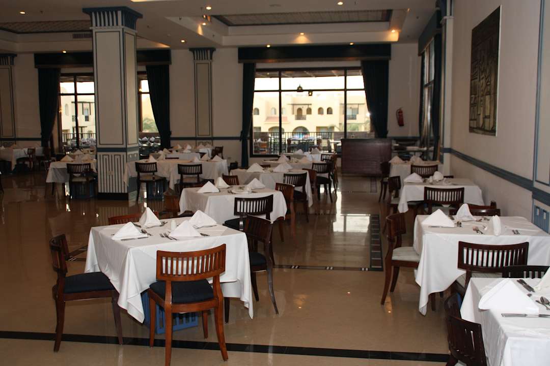 Overzicht tafeltjes buffet resaurant Stella Garden Resort & Spa, Makadi Bay