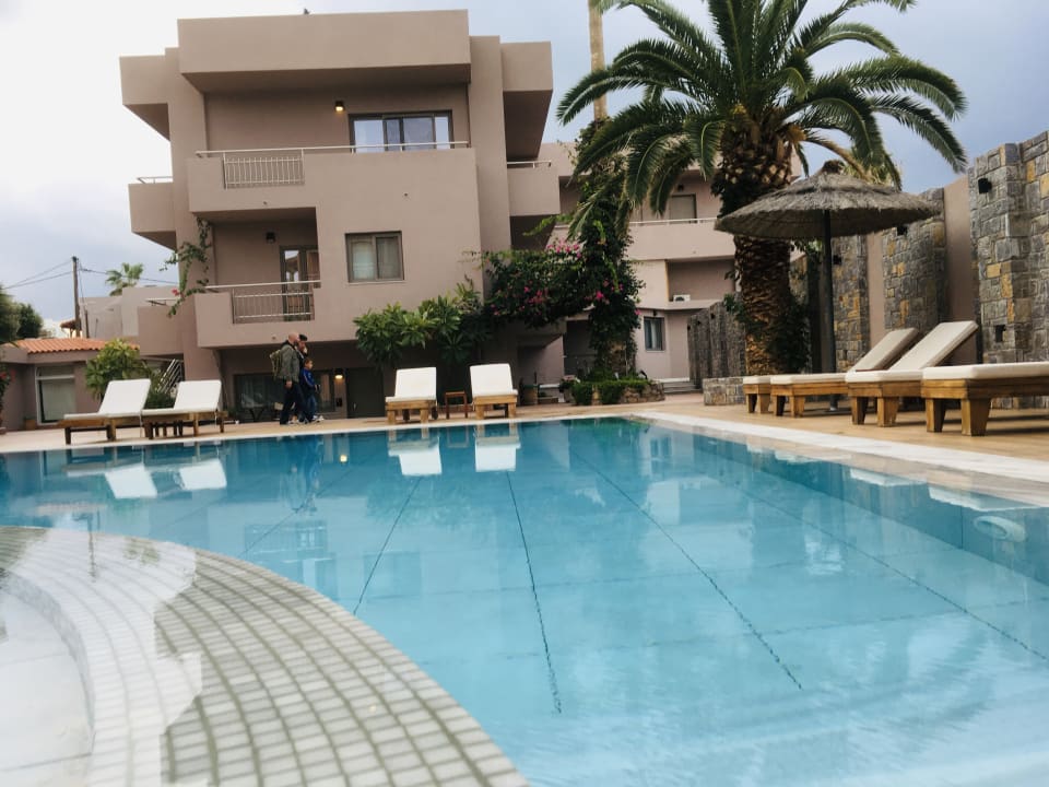 Pool High Beach Resort