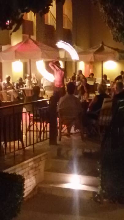 Abendliche Show Hotel Three Corners Ocean View prestige - Adults only