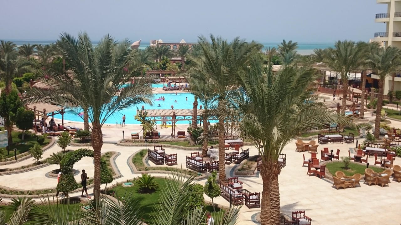 Pool LE Jardjn Riviera Aqua Park Resort