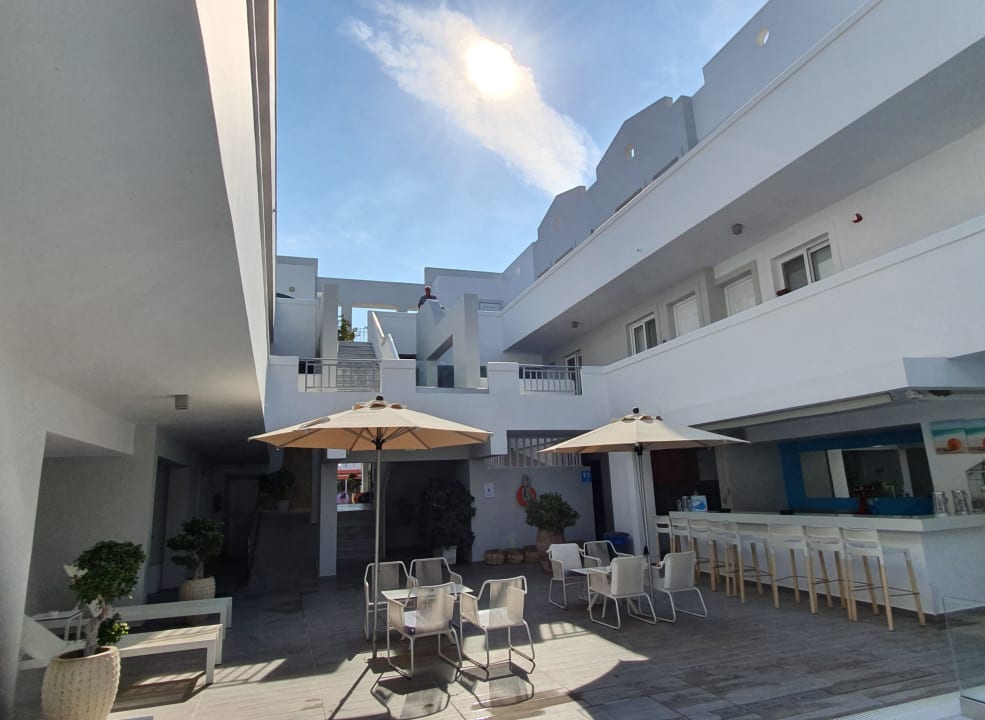 Gastro Sentido More Meni Residence & Suites