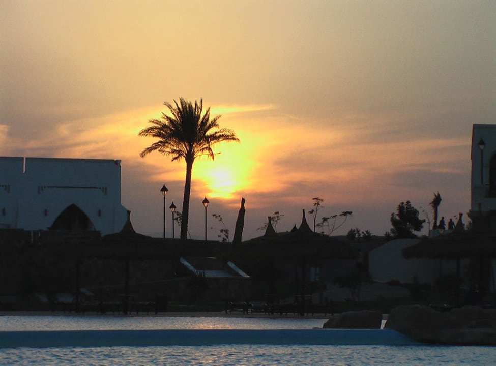 Sonnenuntergang Hotel Gorgonia Beach Resort