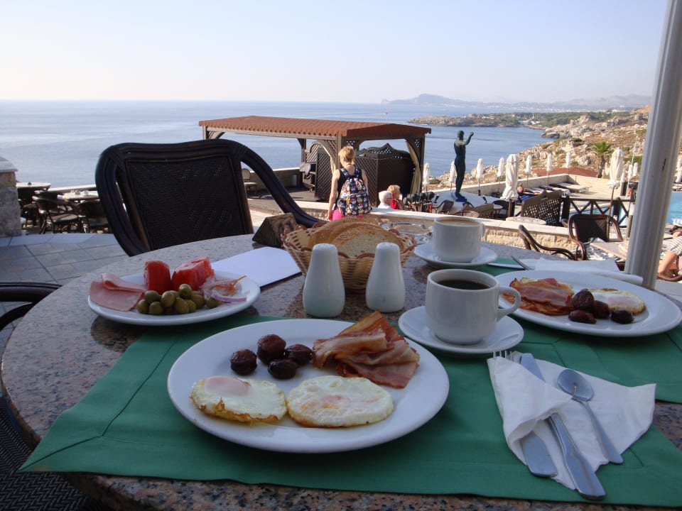 Tolles Frühstück, tolle Aussicht Hotel Kalithea Horizon Royal