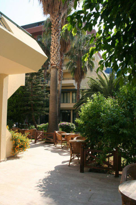 Gartenanlage Hotel Meryan