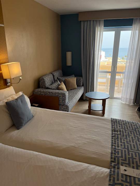 Zimmer ROBINSON ESQUINZO PLAYA