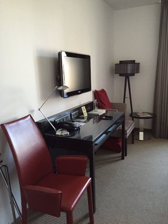 Schreibtisch, TV Grand Hotel Amrâth Kurhaus The Hague Scheveningen