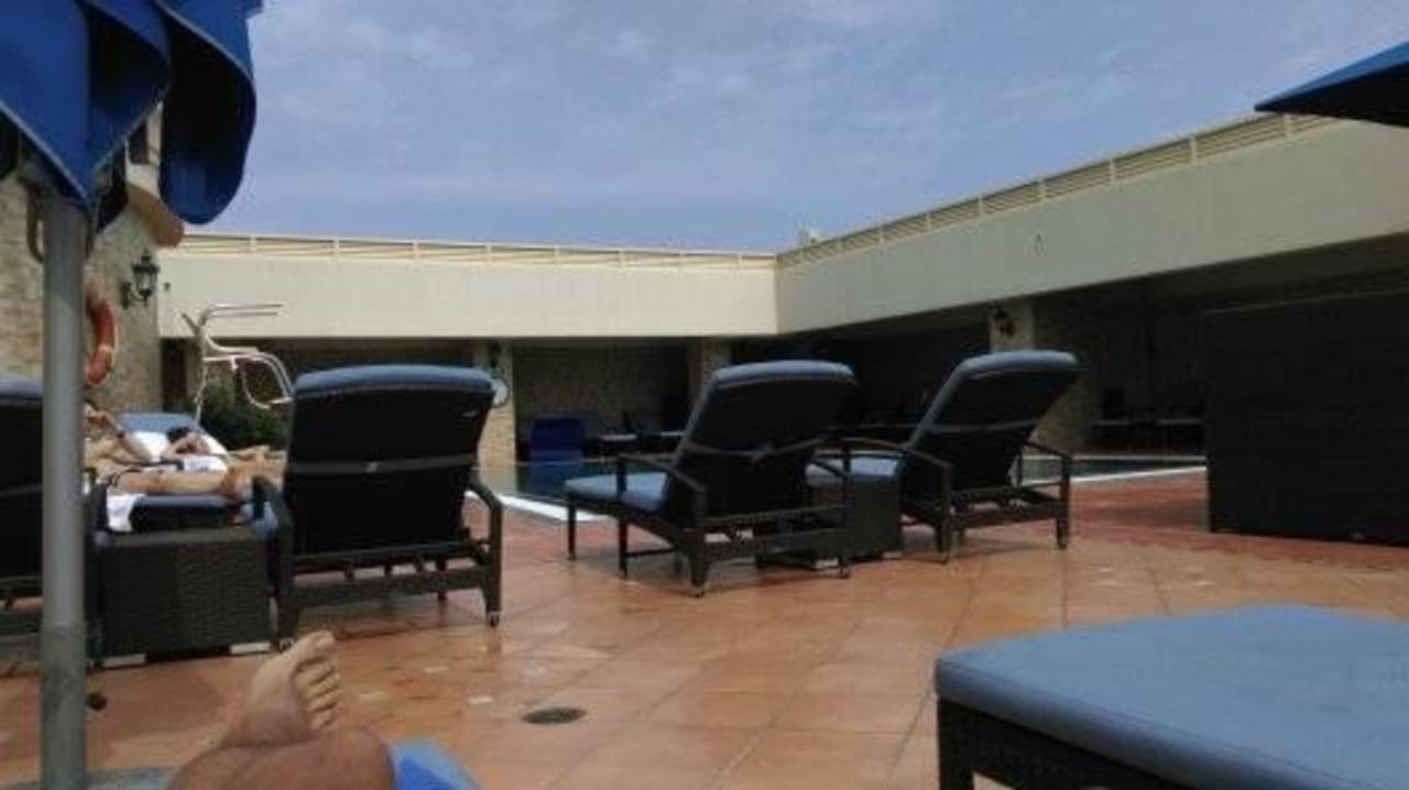 Kleiner Pool auf dem Dach Royal Rose Hotel, a Curio Collection by Hilton Affiliated Hotel