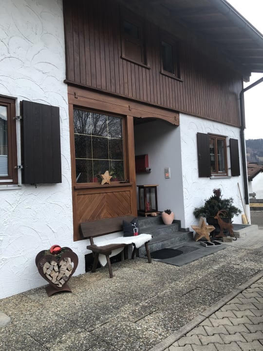 Außenansicht Haus Zufriedenheit