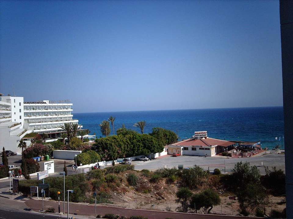 Blick vom Balkon Napa Mermaid Hotel & Suites