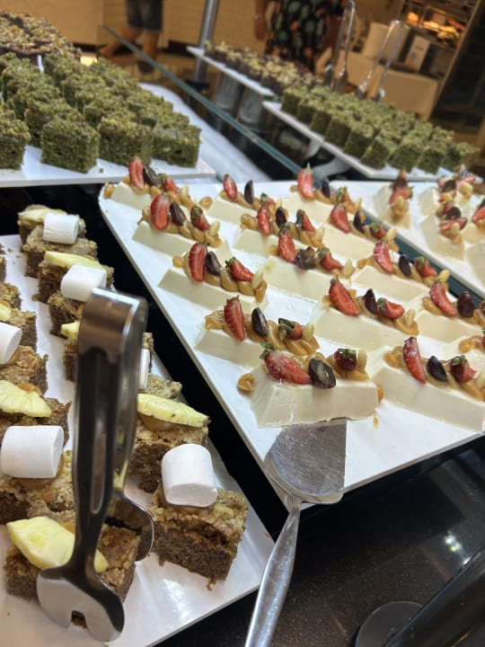 Gastro Well Palace Side