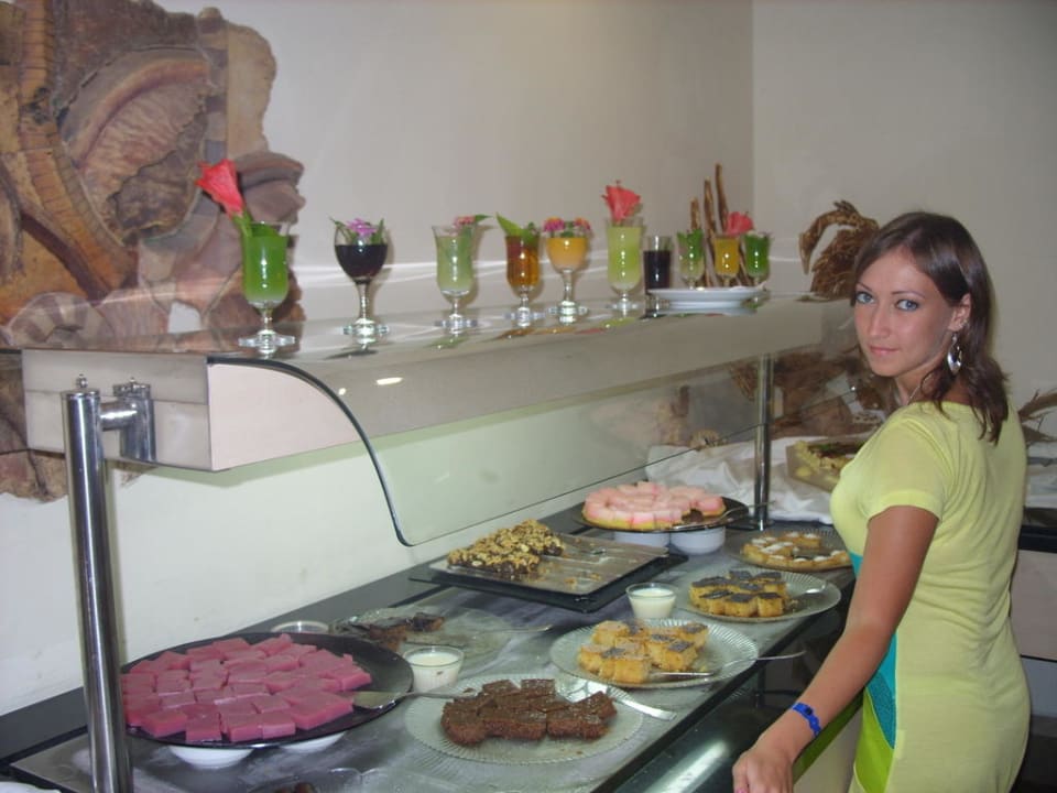 Dr. in restoran Aska Hotel Just in Beach