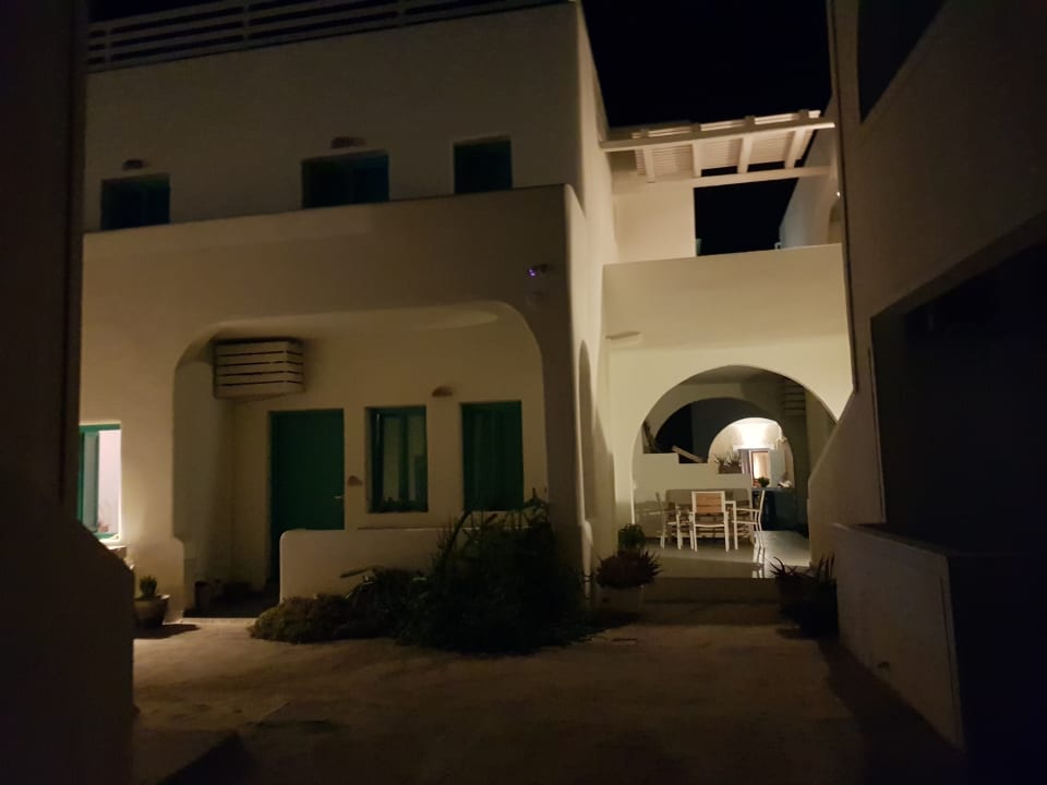 Außenansicht Hotel Nissia Apartments