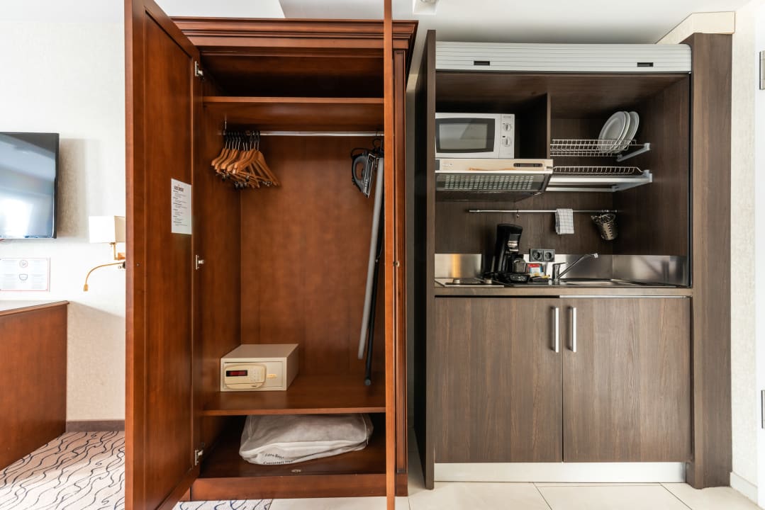 Zimmer AdvaStay by KING's