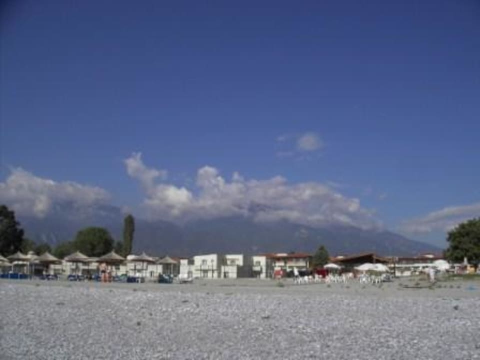 Blick auf Olymp mit Hotelanlage Hotel Dion Palace Resort and Spa