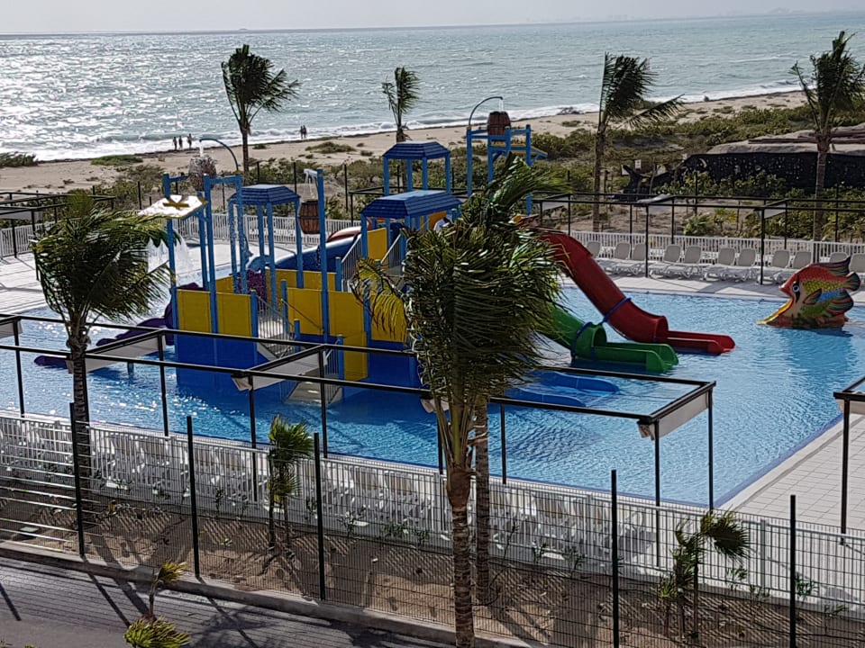 Kinderpool mit Rutschen Hotel Riu Dunamar
