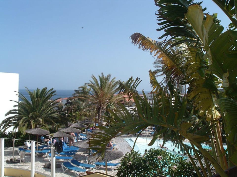 Action-Pool mit Liegebereich allsun App.-Hotel Esquinzo Beach