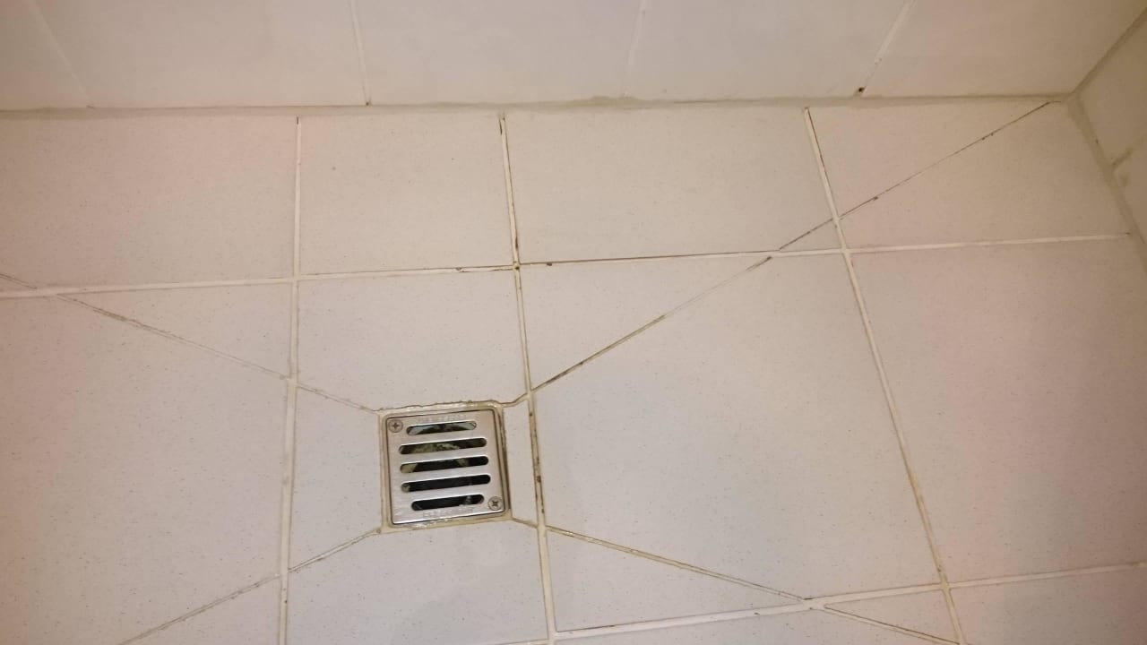 Schwarze Fugen  Hotel Schloss Herrenstein