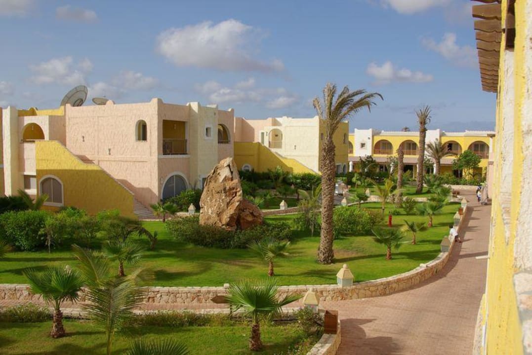 Weitere Innenhof VOI Praia De Chaves Resort