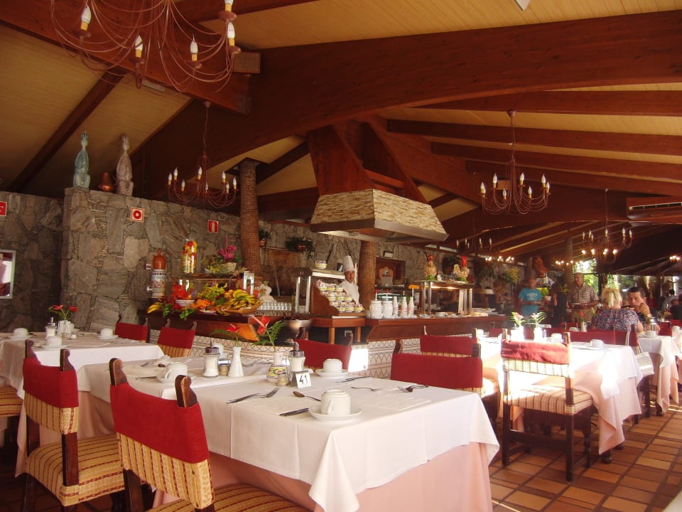 Das Restaurant mit Blick aufs Buffet! Hotel Parque Tropical