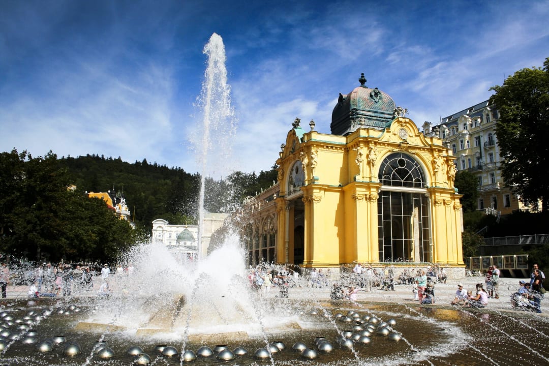 Collonade and singing fountain Hotel Olympia