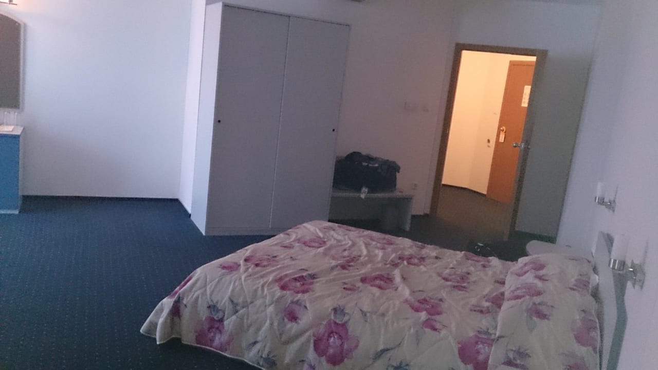 Zimmer für 4 Personen, Zimmer 1 Hotel Sineva Beach