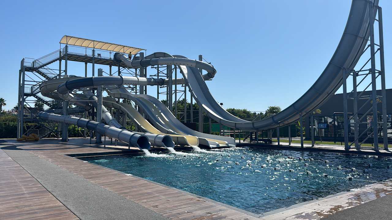 Pool Jacaranda Luxury Resort