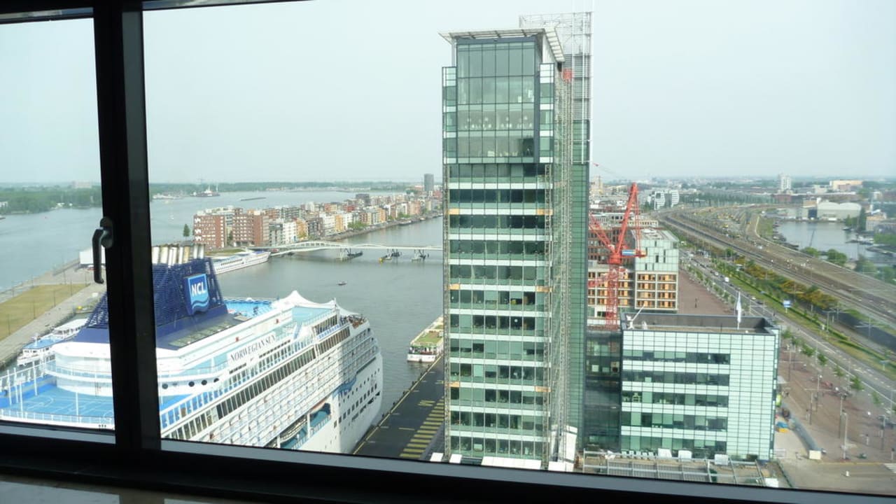 Blick aus dem 19. Stock Mövenpick Hotel Amsterdam City Centre