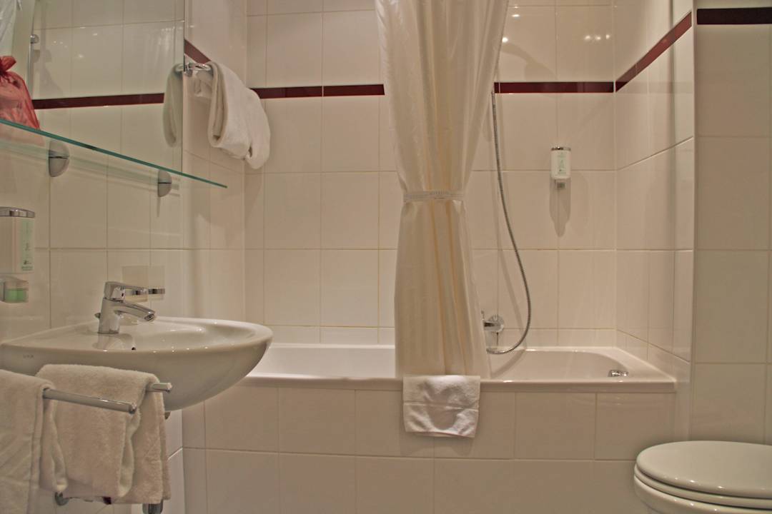 Badezimmer Hotel Fürst Metternich