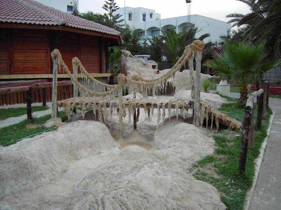 Wasserspiele im Bau Hotel Nesrine
