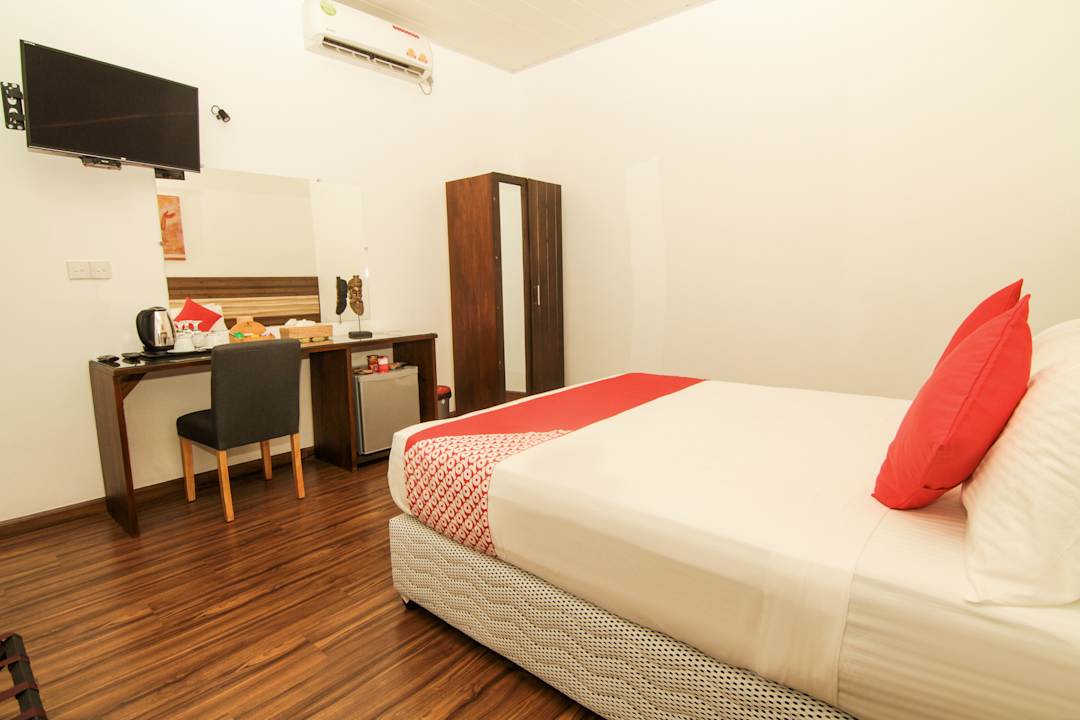 Zimmer Clove Transit Hotel