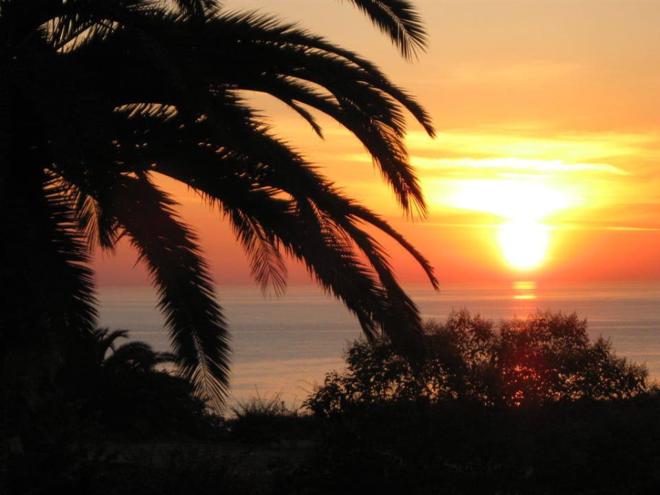Sonnenuntergang vom a la carte Restaurant Aldiana Club Rocca Nettuno Calabria