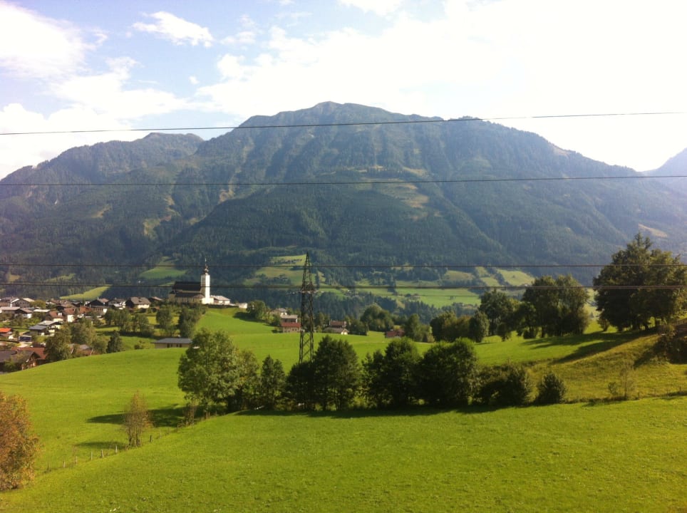 Blick vom Zimmer auf den Ort Hotel Silberfux
