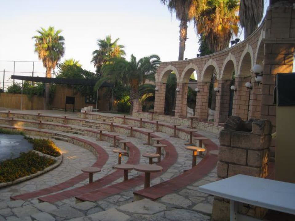 Amphitheater Hotel Meryan