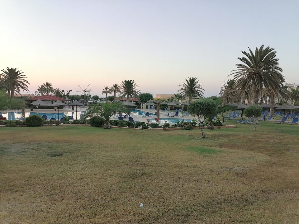 Gartenanlage Anissa Beach & Village